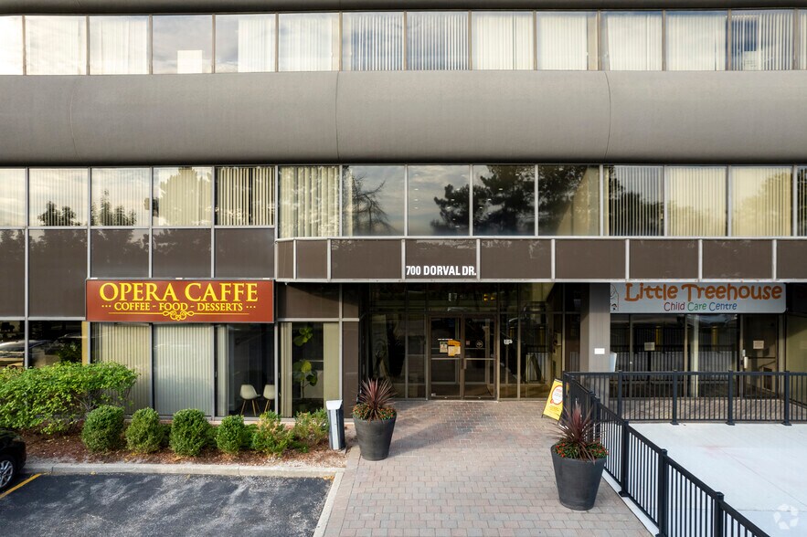 More Photos Of 700 Dorval Dr, Oakville Unknown For Lease