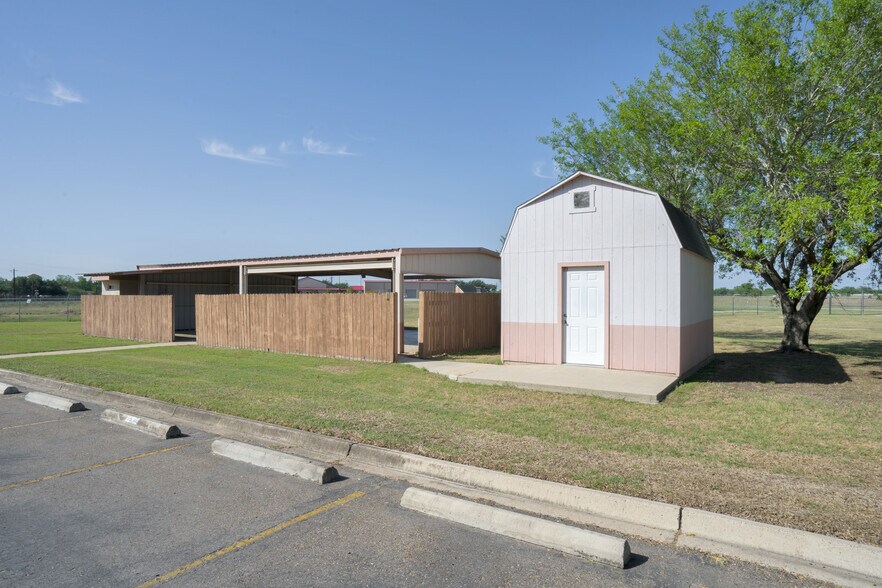 More Photos Of 4210 E Main Ave, Alton Office For Sale