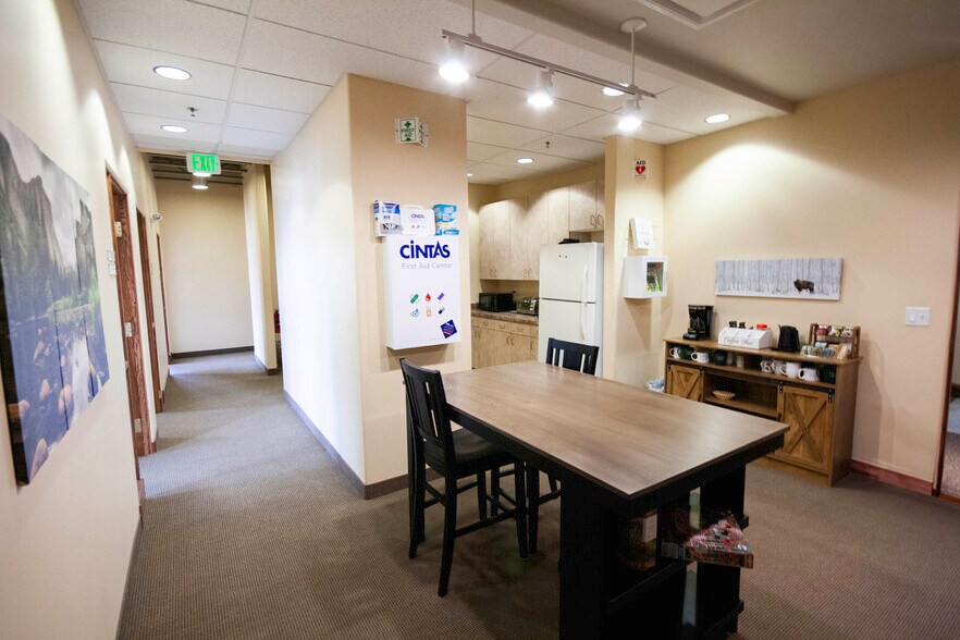 More Photos Of 2121 Midpoint Dr, Fort Collins Office For Lease