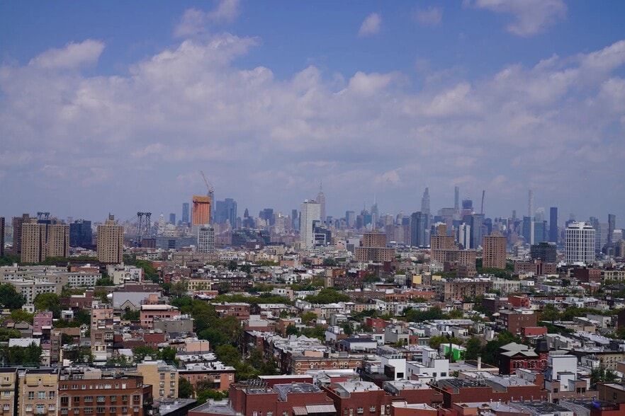 More Photos Of 31 Spencer St, Brooklyn Office For Sale