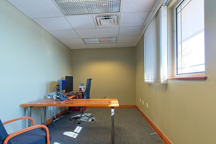 More Photos Of 10-24 Remick Blvd, Springboro Medical For Sale