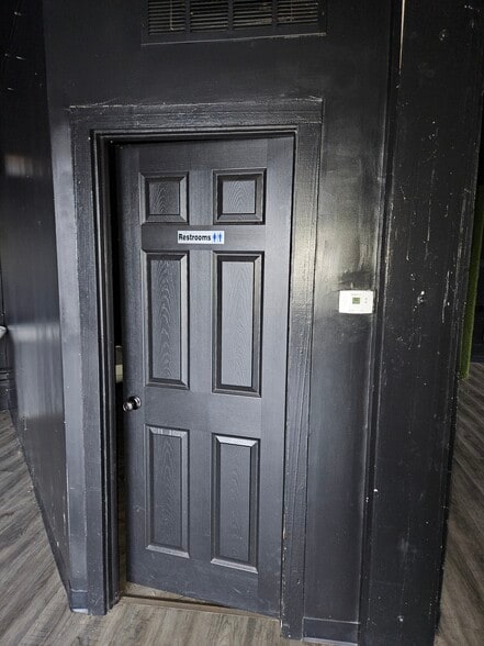 More Photos Of 2608 Kilburn Ave, Rockford General Retail For Lease
