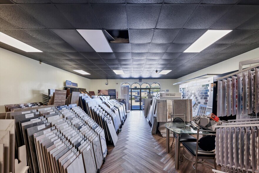 More Photos Of 3637 Cortez Rd, Bradenton Storefront For Sale