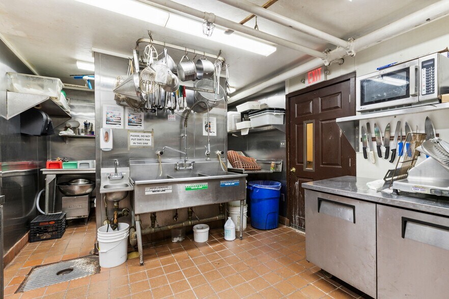 More Photos Of 278-282 Shrewsbury St, Worcester Storefront Retail Residential For Sale