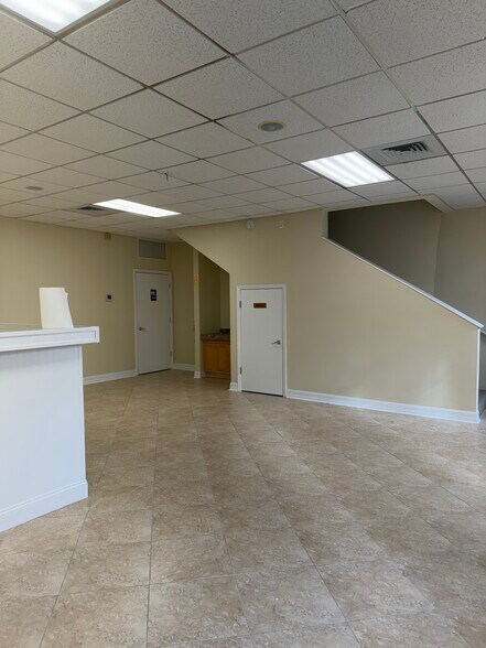 More Photos Of 4707 Enterprise Ave, Naples Loft Creative Space For Lease