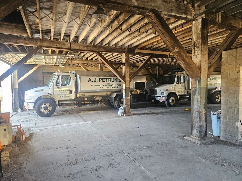 More Photos Of 173 Water St, Bridgeton Warehouse For Sale