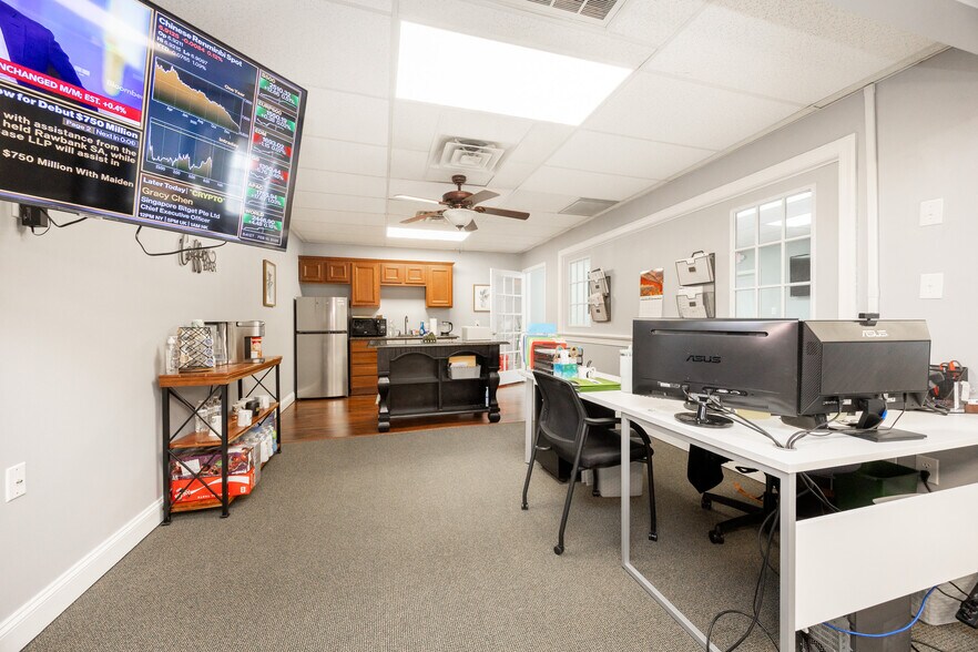 More Photos Of 1723 Swamp Pike, Gilbertsville Office For Lease