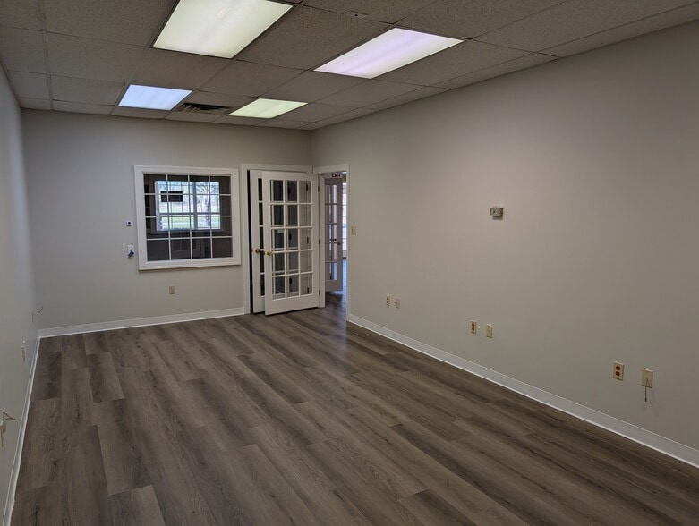 More Photos Of 1709 River St, Valdosta Office For Lease