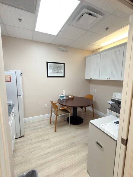 More Photos Of 10189 Cleary Blvd, Plantation Medical For Lease