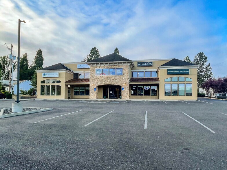 Primary Photo Of 2198 NE Stephens St, Roseburg Medical For Sale