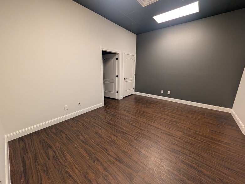 More Photos Of 605 Austin Ave, Waco Storefront Retail Office For Sale