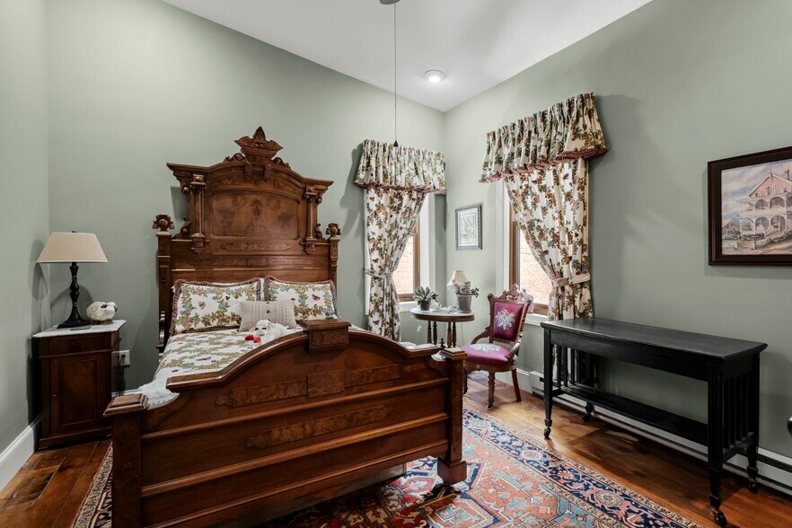 More Photos Of 305 N Queen St, Lancaster Storefront Retail Residential For Sale