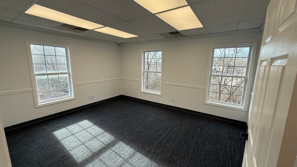 More Photos Of 11801 Brinley Ave, Louisville Medical For Lease