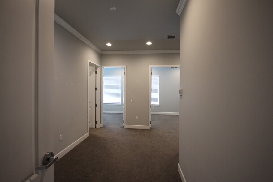 More Photos Of 7806 E 108th St S, Tulsa Office For Lease