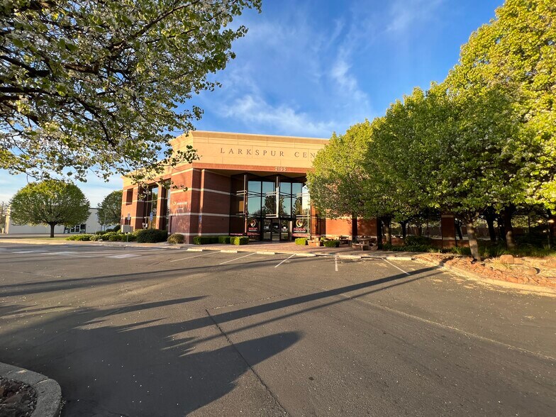 More Photos Of 2195 Larkspur Ln, Redding Office For Lease
