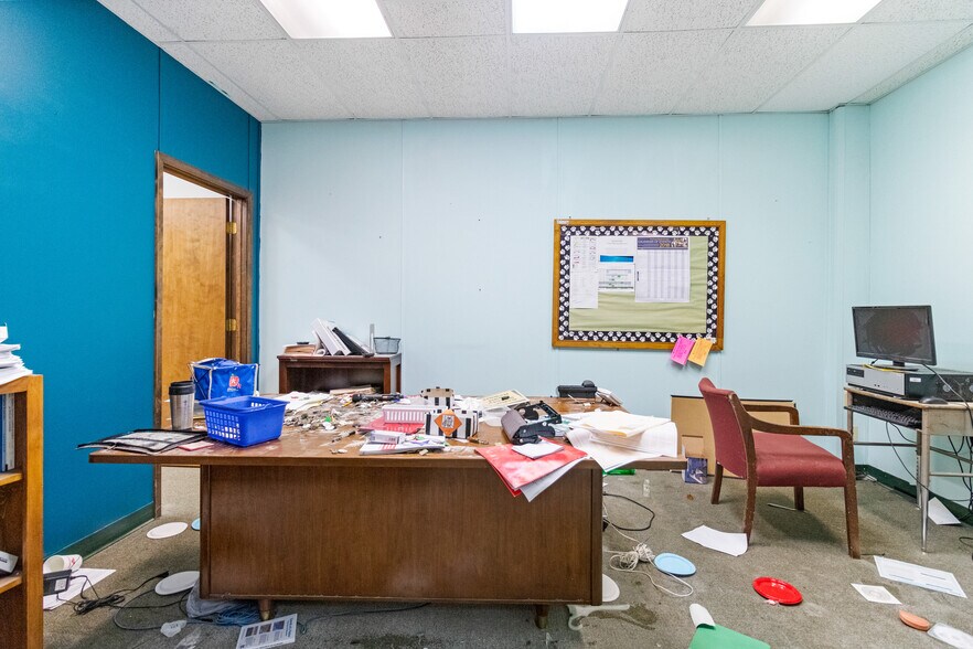 More Photos Of 214 N School St, Winfield Light Distribution For Sale