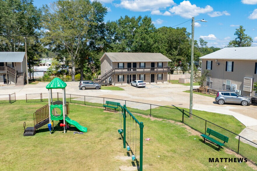 More Photos Of 801 Main St, Ellisville Apartments For Sale