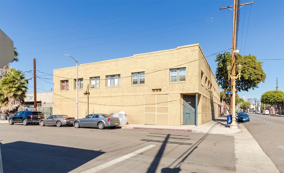 Primary Photo Of 3023-3035 S Grand Ave, Los Angeles Apartments For Lease