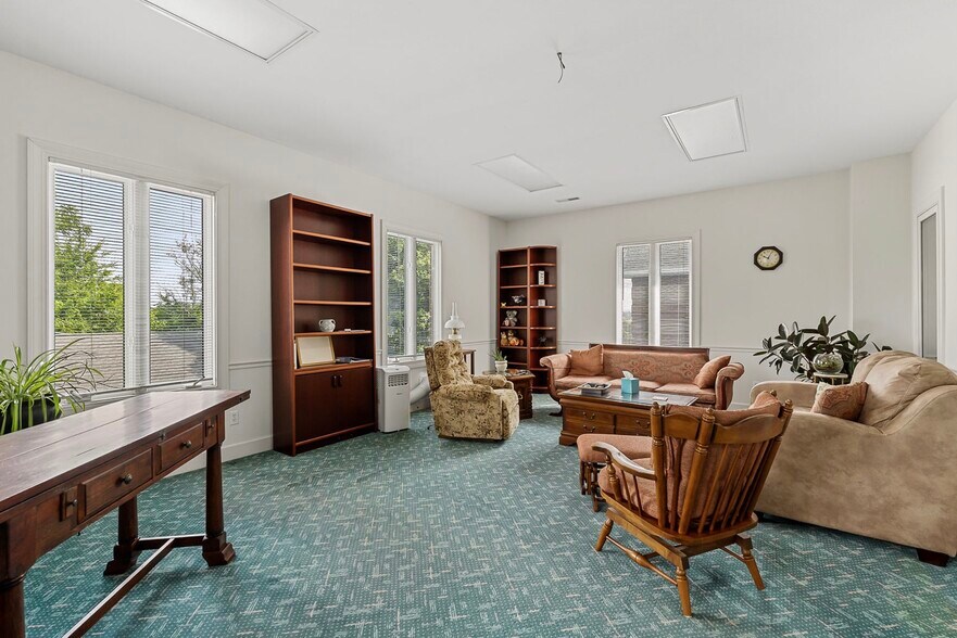 More Photos Of 236 Miller Ave, Crossville Medical For Sale