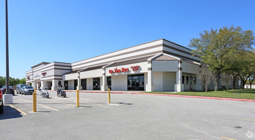 More Photos Of 10535 Jones Rd, Houston General Retail For Sale