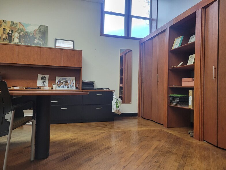 More Photos Of 105-119 Sprague Ave, Middletown Manufacturing For Sale
