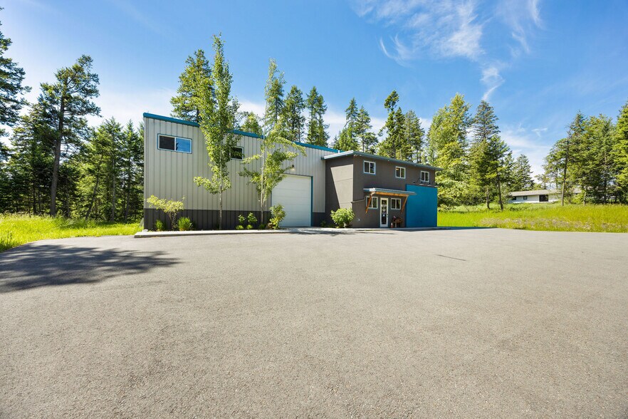 More Photos Of 112 E Blanchard Lake Rd, Whitefish Warehouse For Lease