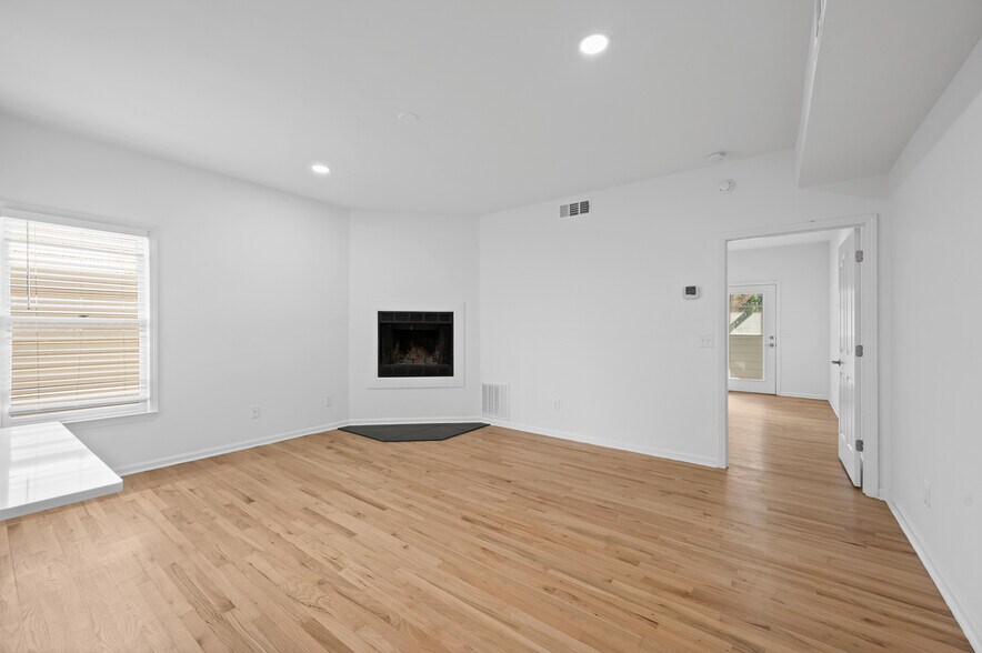 More Photos Of 567 Winton Ter NE, Atlanta Apartments For Sale