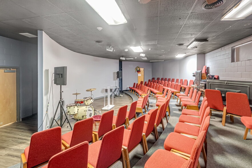 More Photos Of 906 Avenue A, Katy Schools For Sale