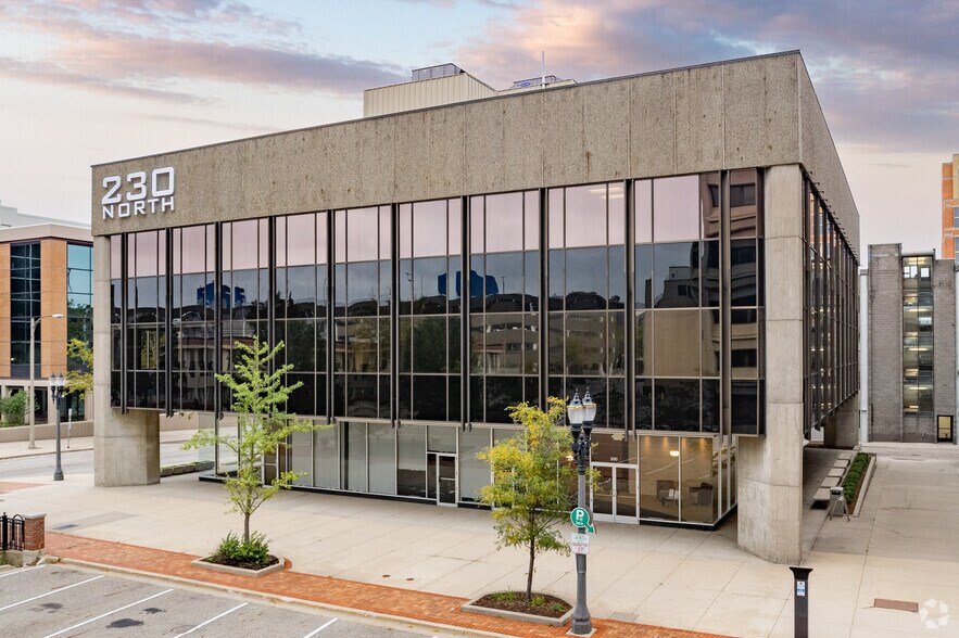 More Photos Of 230 N Washington Sq, Lansing Medical For Lease