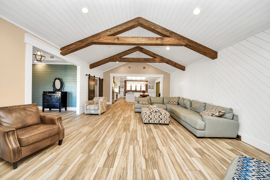 More Photos Of 17188 Highway 321, Dayton Specialty For Sale