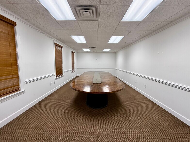 More Photos Of 113 Adris Pl, Dothan Office For Lease