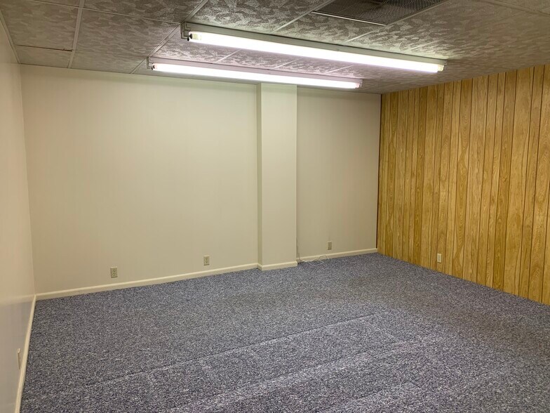 More Photos Of 817 Kilbourne St, Bellevue Medical For Lease
