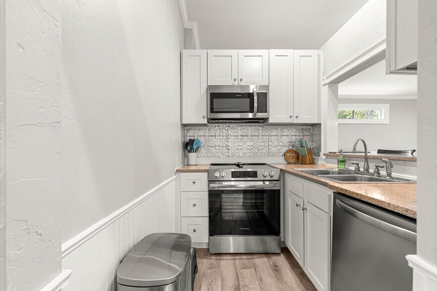 More Photos Of 110 NE Crystal St, Crystal River Specialty For Sale