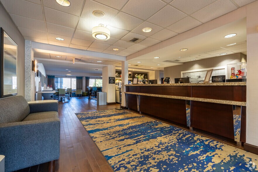 More Photos Of 2500 Coolidge Rd, East Lansing Hotel For Sale