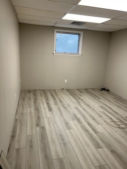 More Photos Of 607 Wickham St, Richmond Flex For Lease