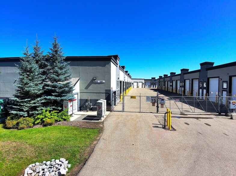 More Photos Of 9903 209 St NW, Edmonton Warehouse For Sale