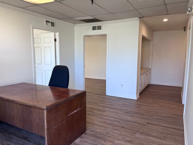 More Photos Of 10814 Los Vaqueros Cir, Los Alamitos Warehouse For Lease