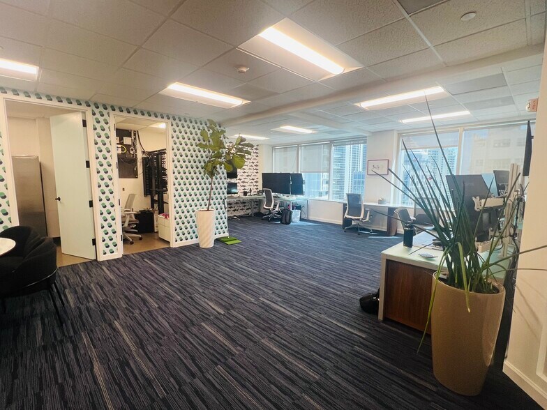 More Photos Of 100 SE 3rd Ave, Fort Lauderdale Office Residential For Lease