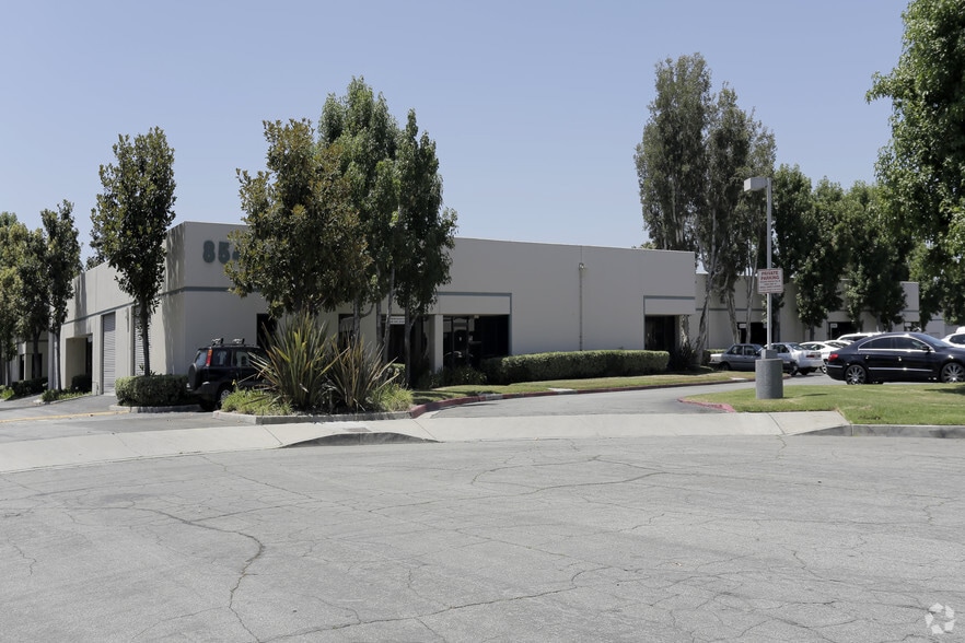 Primary Photo Of 8541 Wellsford Rd, Santa Fe Springs Flex For Lease