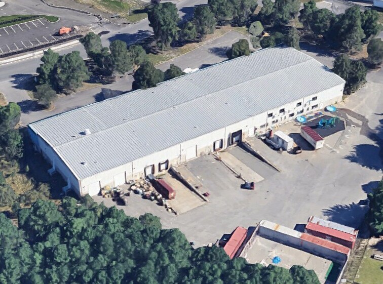 More Photos Of 1995 Swarthmore Ave, Lakewood Warehouse For Lease