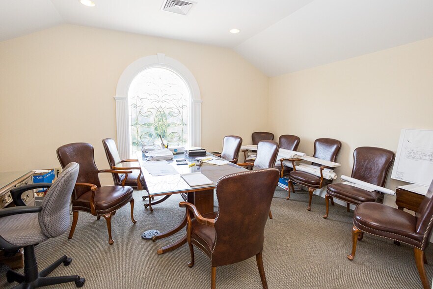 More Photos Of 178 Center St, Clinton Township Medical For Lease