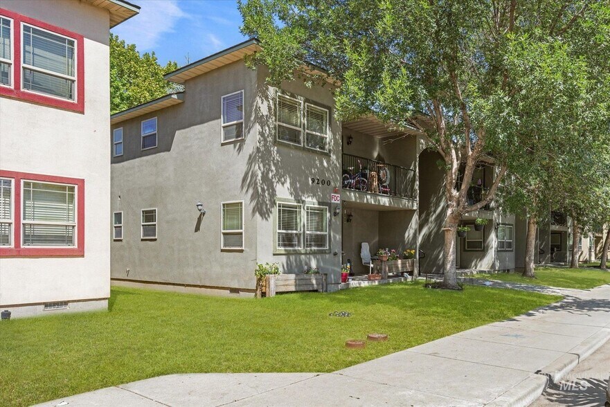 More Photos Of 9212 W Brogan Dr, Boise Apartments For Sale