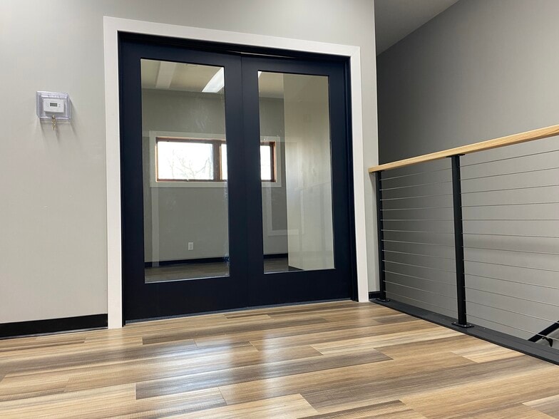 More Photos Of 6201 S 58th St, Lincoln Office For Lease