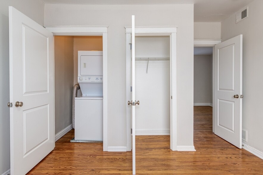 More Photos Of 1014-38 Oakview Pl, Saint Louis Apartments For Sale