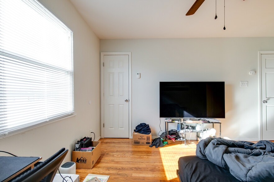 More Photos Of 2000 Lamb Ave, Richmond Apartments For Sale