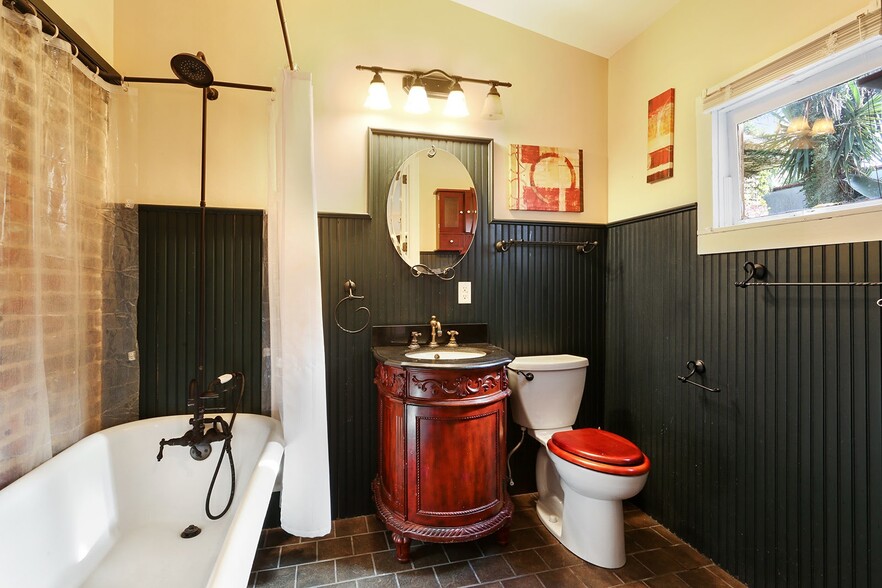 More Photos Of 1030 Burgundy St, New Orleans Apartments For Sale