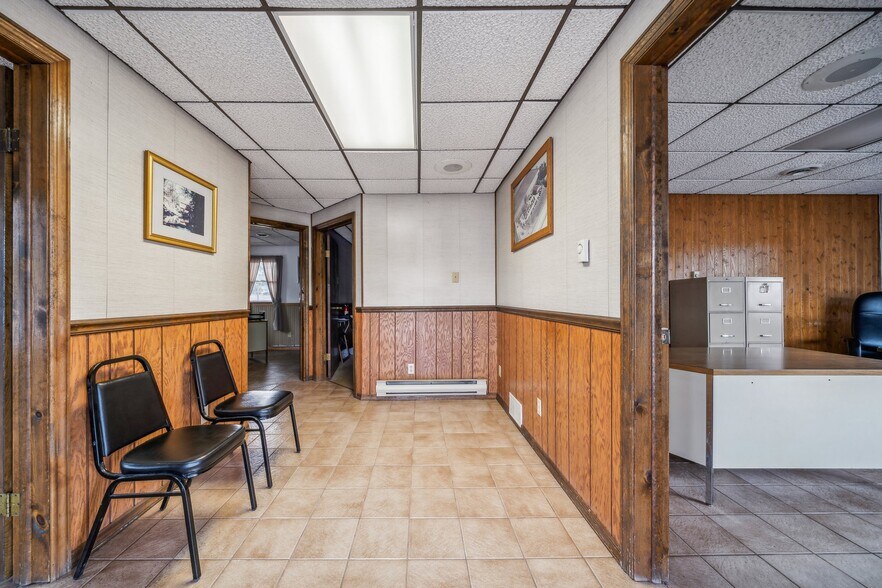 More Photos Of 123 Crossroads Rd, Scottdale Light Distribution For Sale