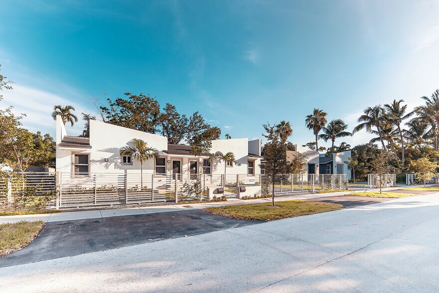 More Photos Of 5742 SW 62nd St, Coral Gables Apartments For Sale