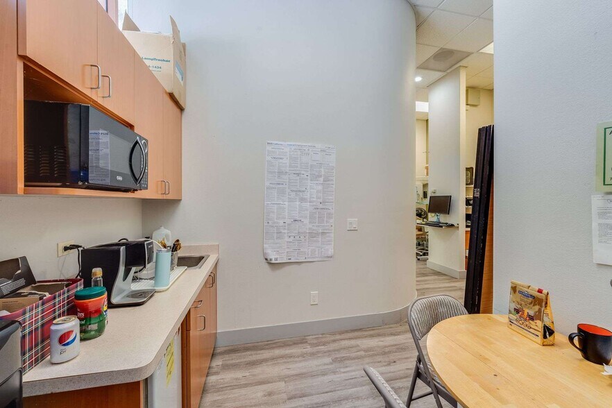 More Photos Of 15401 Hesperian Blvd, San Leandro Unknown For Lease