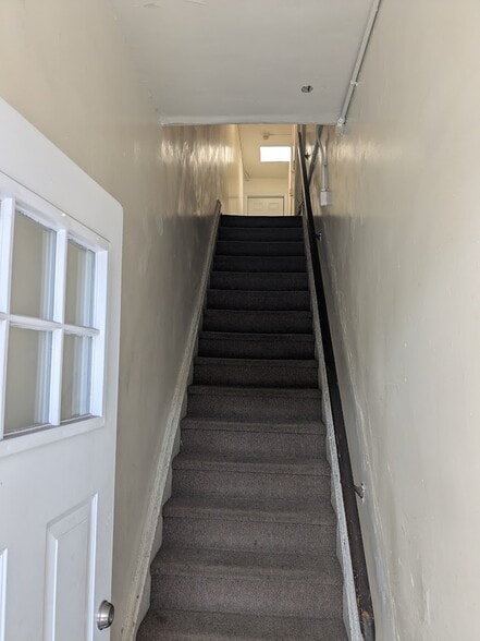More Photos Of 66 Old Country Rd, Mineola Storefront Retail Residential For Sale